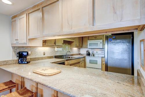 1b Seagrove Villa