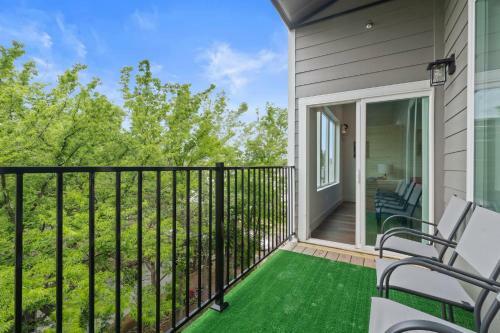 New Elegant Modern Condo Chattanooga 9