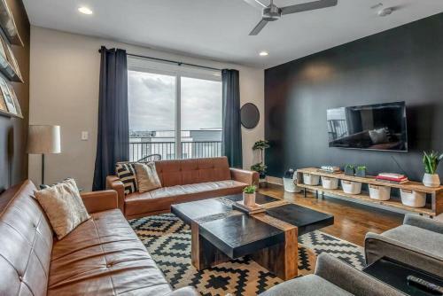 Big New And Modern With Skyline View Mural And Ping Pong