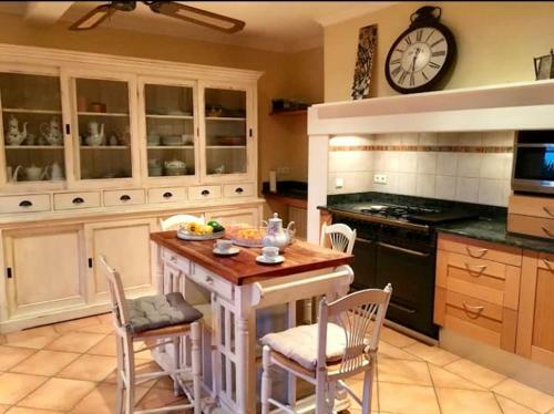 Hostal Maison D?h�tes Du Domaine de Menerque
