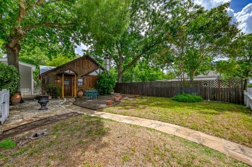 New Charming Cottage With Hot Tub And Fireplace