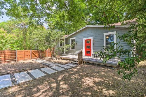 Central And Cozy Austin Abode About 2 Mi To Dtwn!