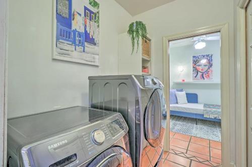 Central And Cozy Austin Abode About 2 Mi To Dtwn!