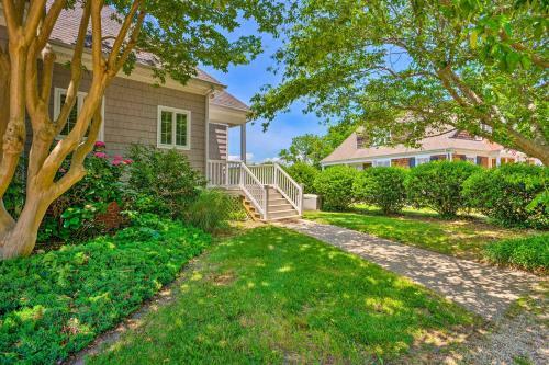 Elegant Waterfront Home With Bar, Deck And Views!