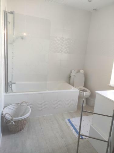 Jolie Maison de Bourg � 1km Des Plages