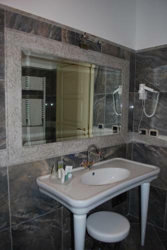 Regina Di Saba - Hotel Villa Per Ricevimenti