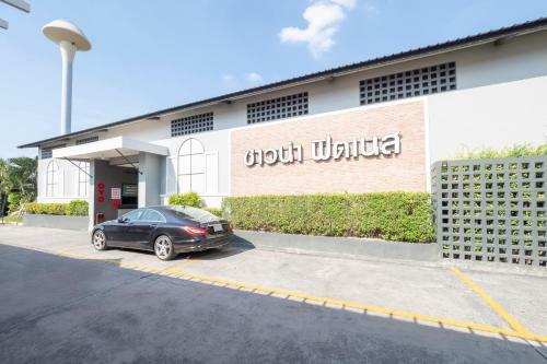 Oyo 75382 Chonburi Hotel