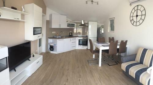 Hostal Apartments And Rooms Krstina