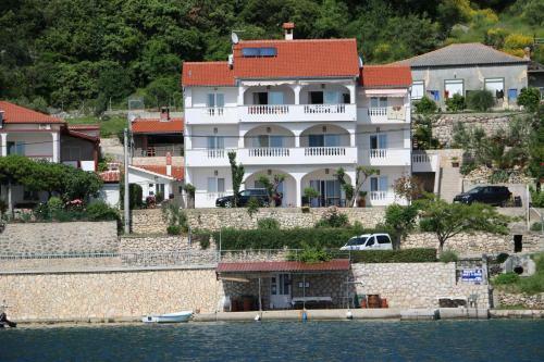 ?uti Apartman