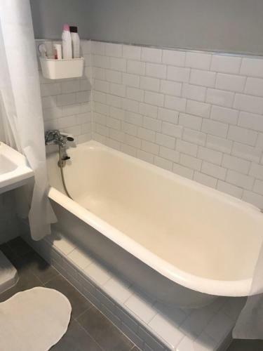 Apartamento Plaza de Do�a Elvira 8