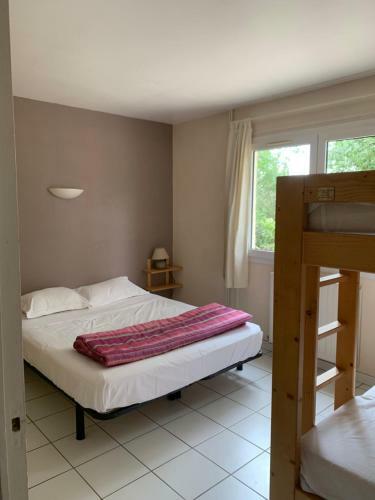 Villa de 100m2 Avec Grande Piscine Priv�e