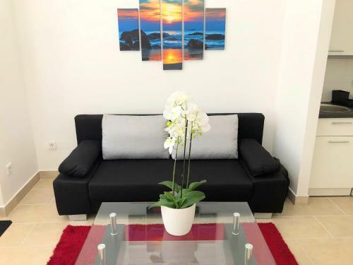 4 Center Apartments