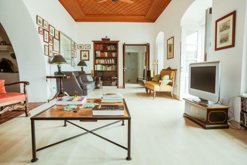 Classy Villa With Wonderful View And Swimming Pool