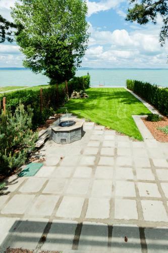Part Apartman Si�fok - A - Priv�t V�zparttal