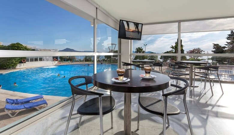 Hotel Iz�n Cavanna