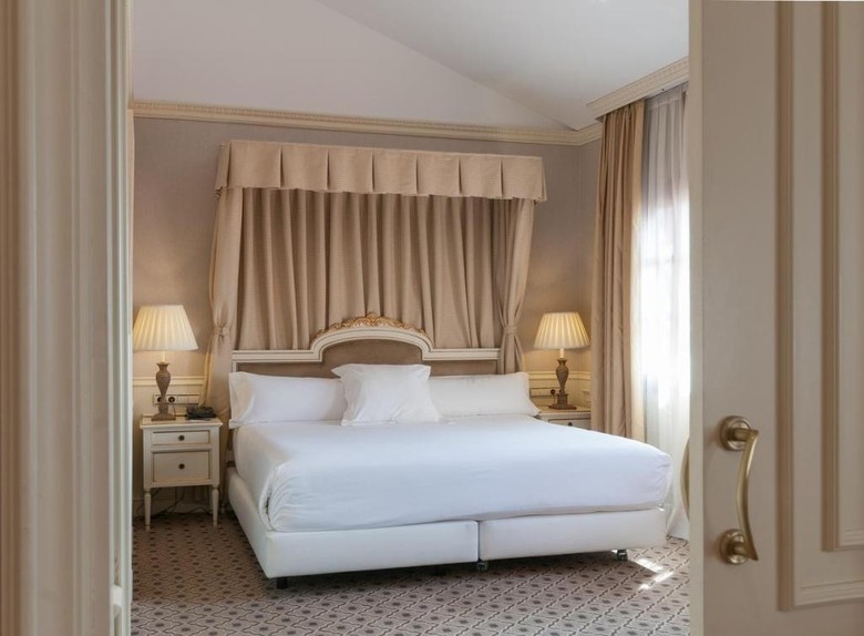 Hotel Eugenia De Montijo, Autograph Collection