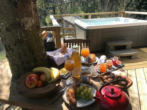 Cabane Dans Les Arbres Avec Spa Les Cabanes de Koad'dour