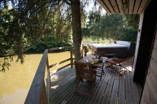 Cabane Dans Les Arbres Avec Spa Les Cabanes de Koad'dour