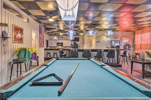 The Float Yard Pensacola Home With Pool Table