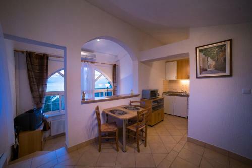 Hostal Apartmani Fu?a Rab