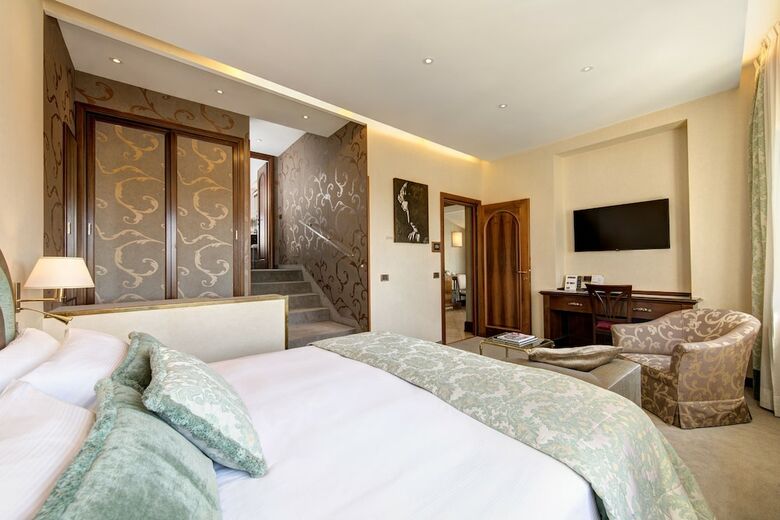 Nazionale Roma Hotel & Conference Center