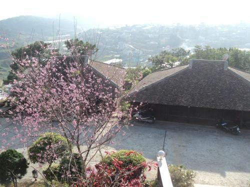 Hotel Osaka Village Dalat