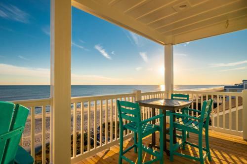 The Sandcastle By Oak Island Accommodations