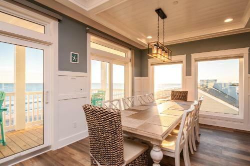 The Sandcastle By Oak Island Accommodations
