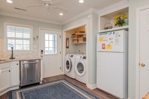 Sherrys Paradise By Oak Island Accommodations