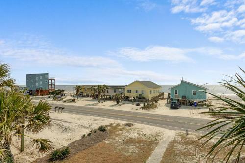 Sherrys Paradise By Oak Island Accommodations