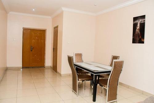 Zikem Apartments Golf Estate