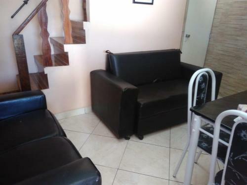 Casa Com Piscina E Churrasqueira