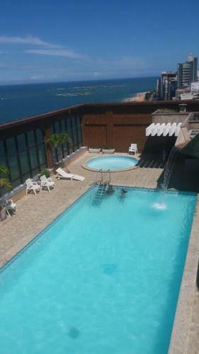 Apartamento de 2 Quartos de Frente Para O Mar