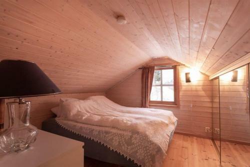 Cabin In Hodlekve With 5 Bedrooms & Hot Tub.