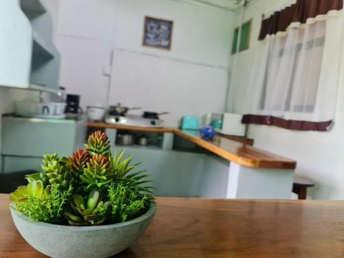 Laville Budged Room With Shared Bathroom