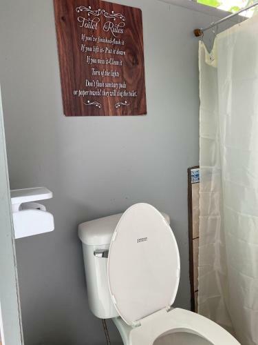 Laville Budged Room With Shared Bathroom