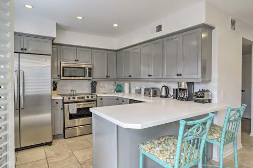 Modern Palm Springs Getaway Near Golf Courses