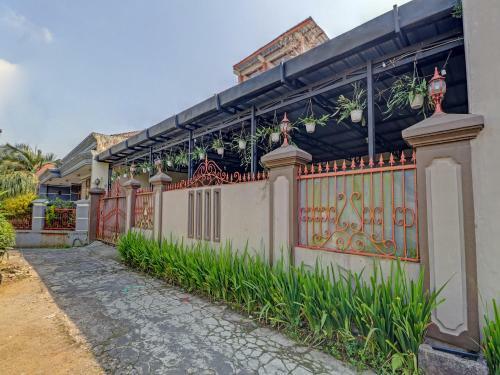 Hotel Oyo 91480 Putridapisa Syariah