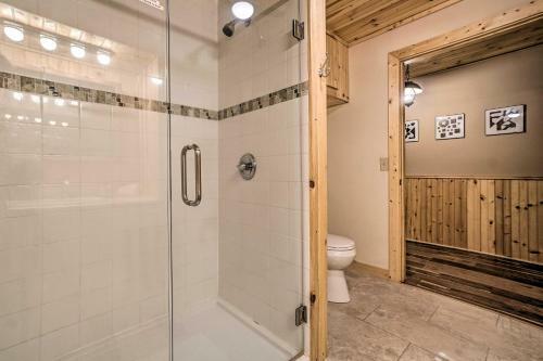 Dog-friendly Trinity Oaks Escape With Hot Tub