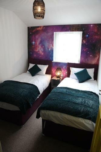 Space Themed Home For 10 Guests - 5mins To Lfc
