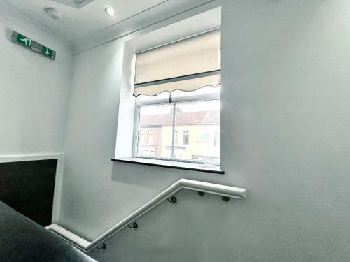 Host Liverpool - Stylish Living Space Apartments