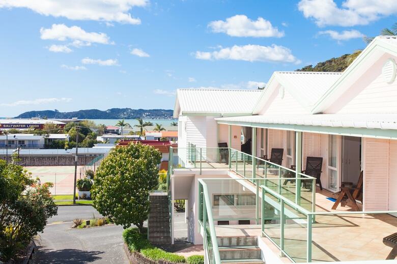 Admirals View Lodge
