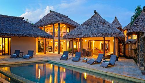 Hotel Nanuku Resort & Spa