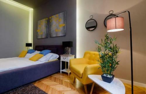 Lella Apartment - Pedestrian Zone & Charming Balcony