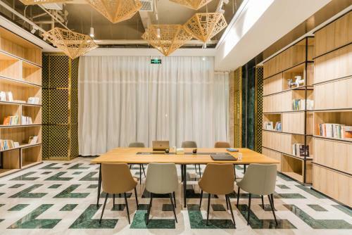 Atour Hotel (Tongxiang Zhenxing Road)