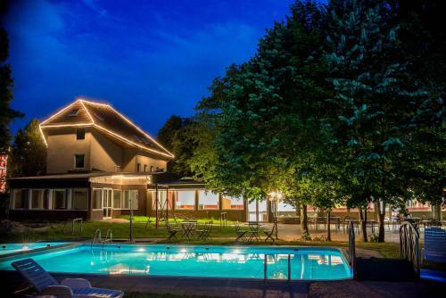 Szindb�d Wellness Hotel