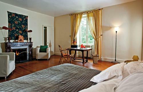 Bed & Breakfast Domaine Des Forges de La Vache