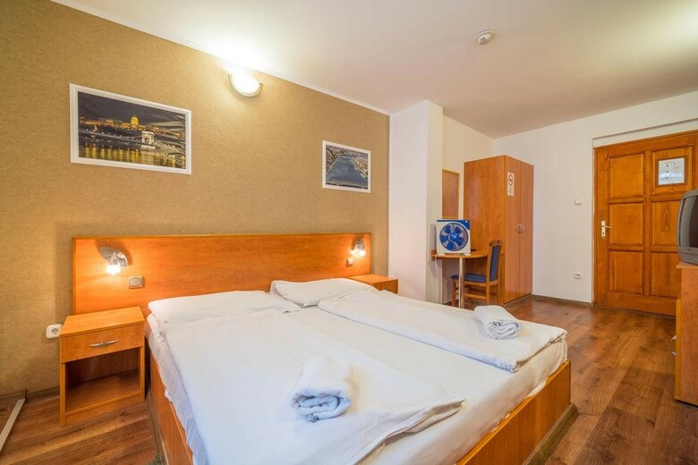 Central Green Hotel
