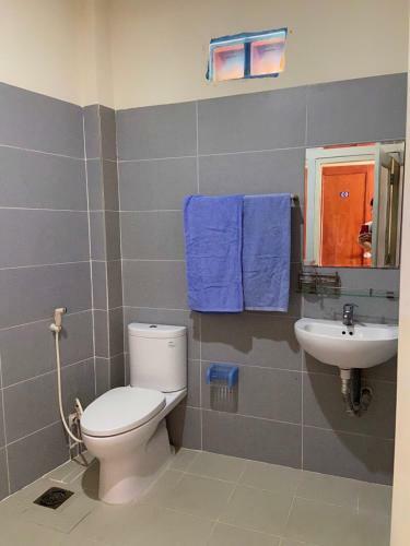 Nh� Ngh? Thanh Tr�