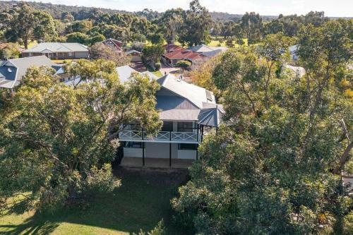 Treetop Rest - Stunning Dunsborough Home